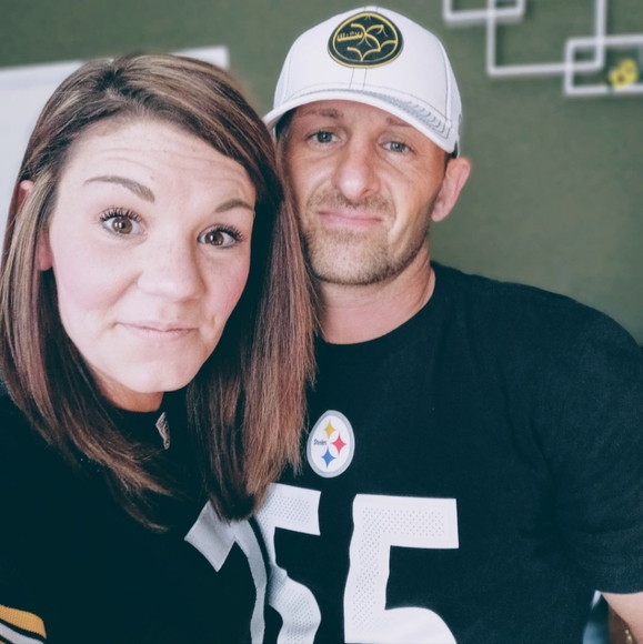 LIKE TO BE NOTIFIED WHEN WE ARE LIVE!🩷 LUXURY BEAUTY ITEMS!🤍 - Picture 6 of 6